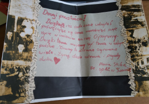 Kartka z podziękowaniami dla Powstańca warszawskiego. Po bokach znajdują się fragmenty zdjęć żołnierzy polskich.